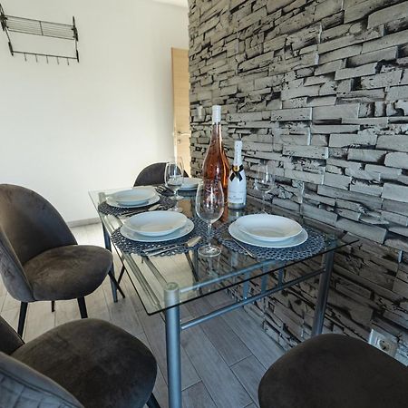 Bruno'S Poolside Apartments - Near Beach Trogir Ngoại thất bức ảnh