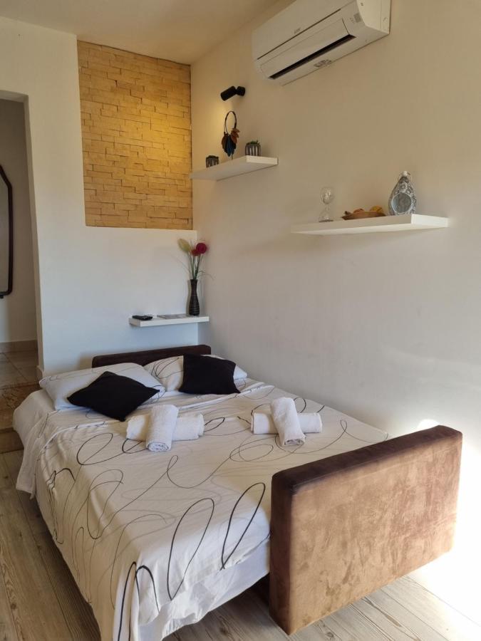 Bruno'S Poolside Apartments - Near Beach Trogir Ngoại thất bức ảnh