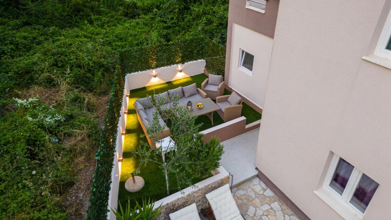 Bruno'S Poolside Apartments - Near Beach Trogir Ngoại thất bức ảnh