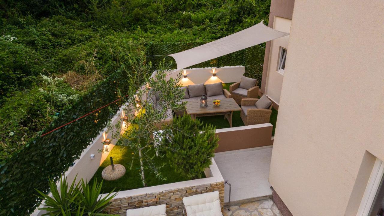 Bruno'S Poolside Apartments - Near Beach Trogir Ngoại thất bức ảnh