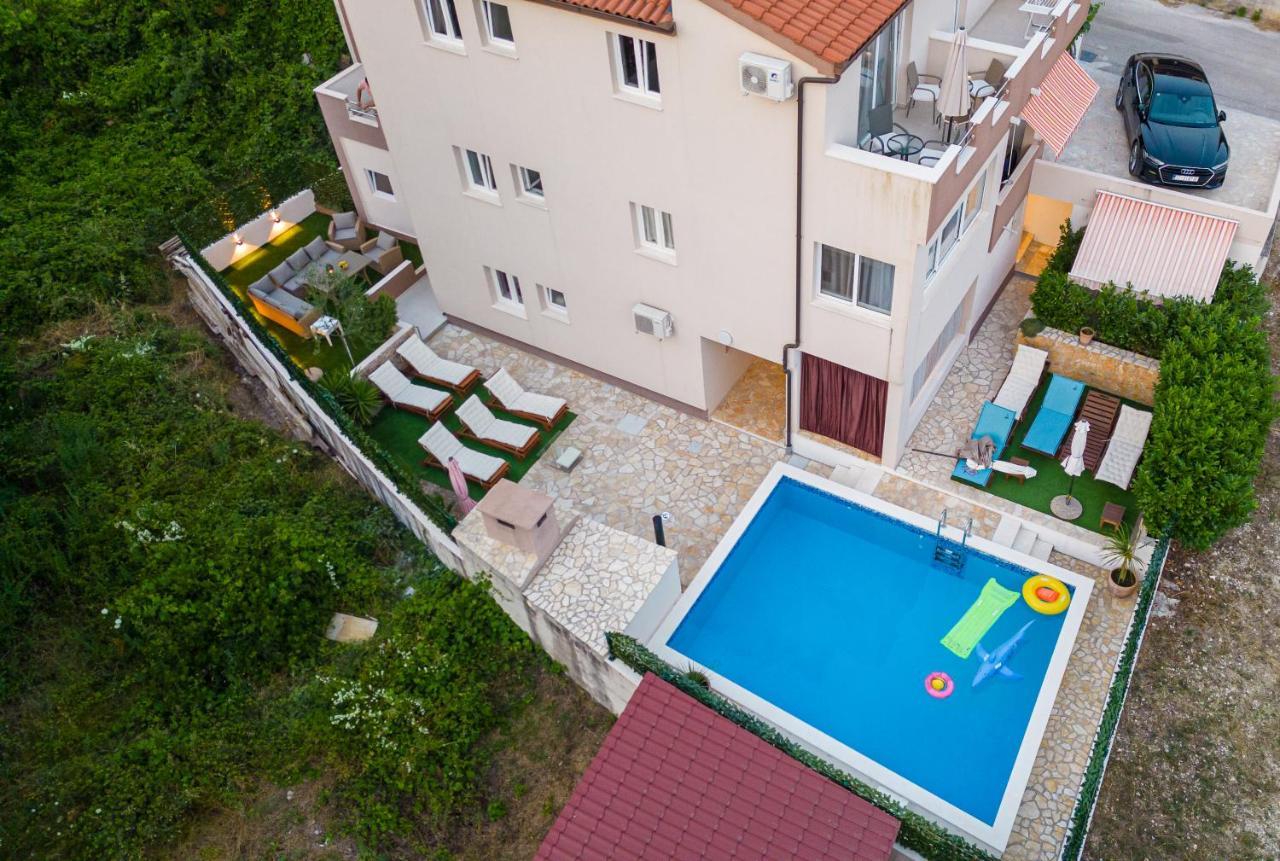 Bruno'S Poolside Apartments - Near Beach Trogir Ngoại thất bức ảnh