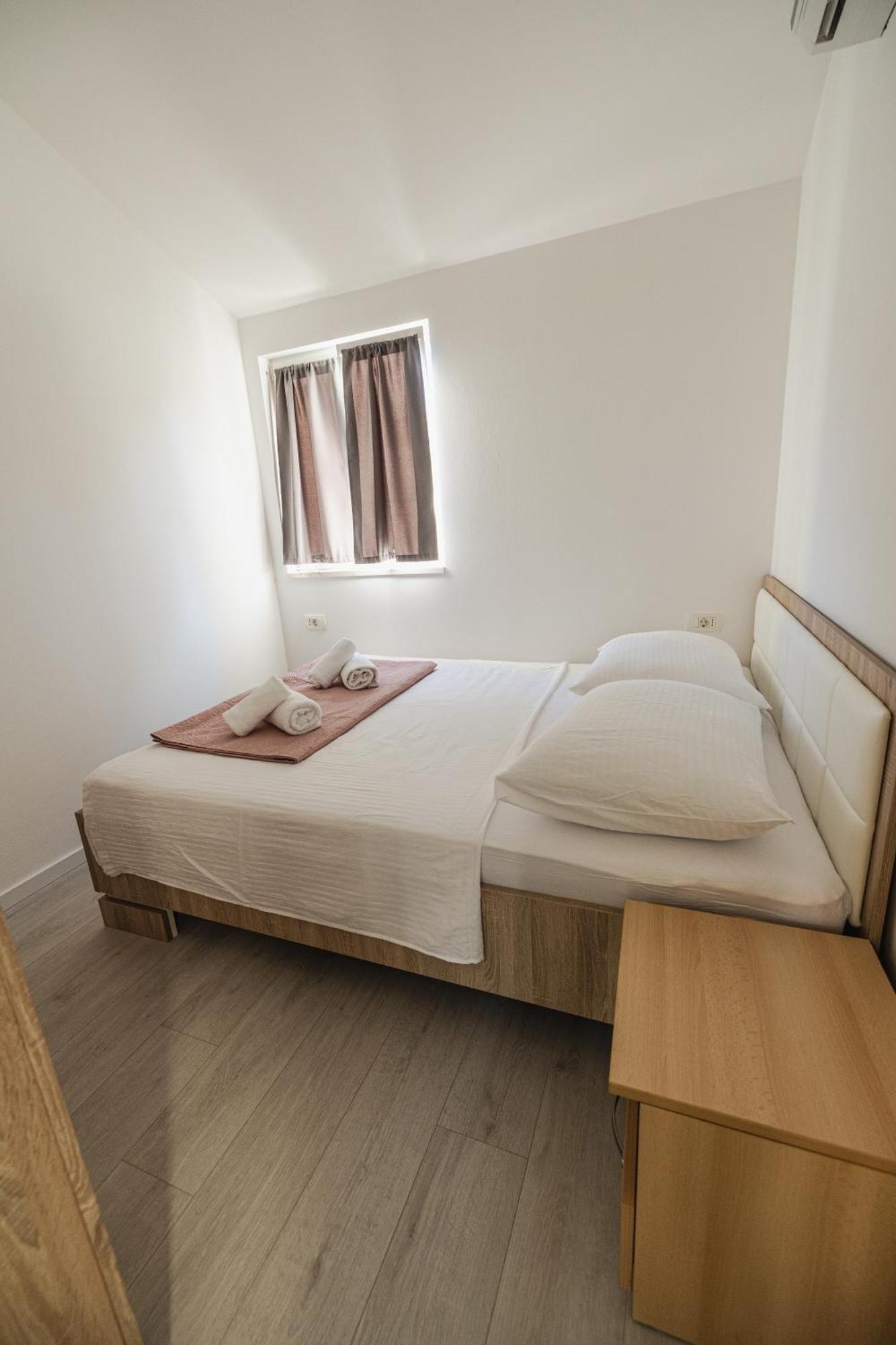 Bruno'S Poolside Apartments - Near Beach Trogir Ngoại thất bức ảnh