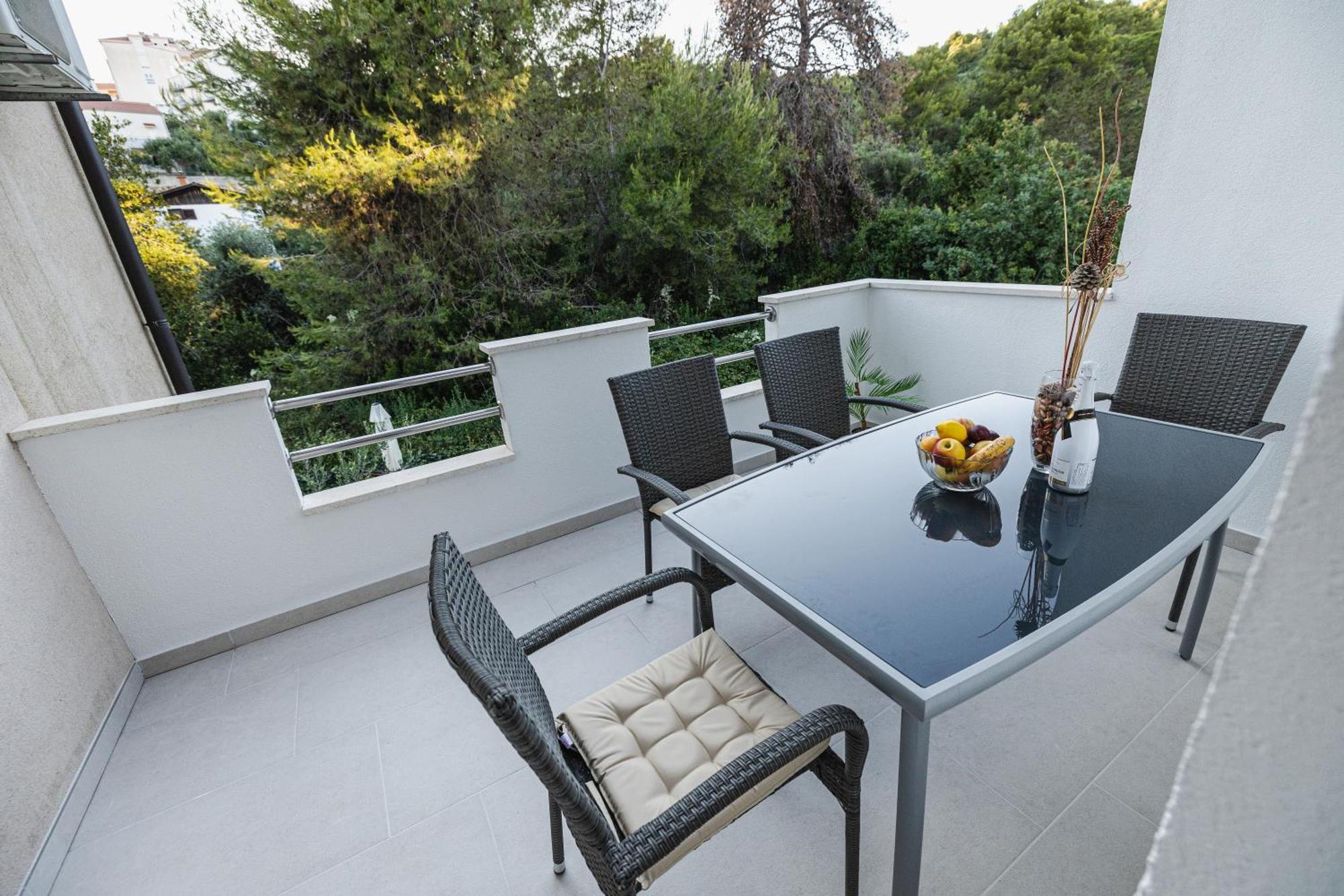 Bruno'S Poolside Apartments - Near Beach Trogir Ngoại thất bức ảnh
