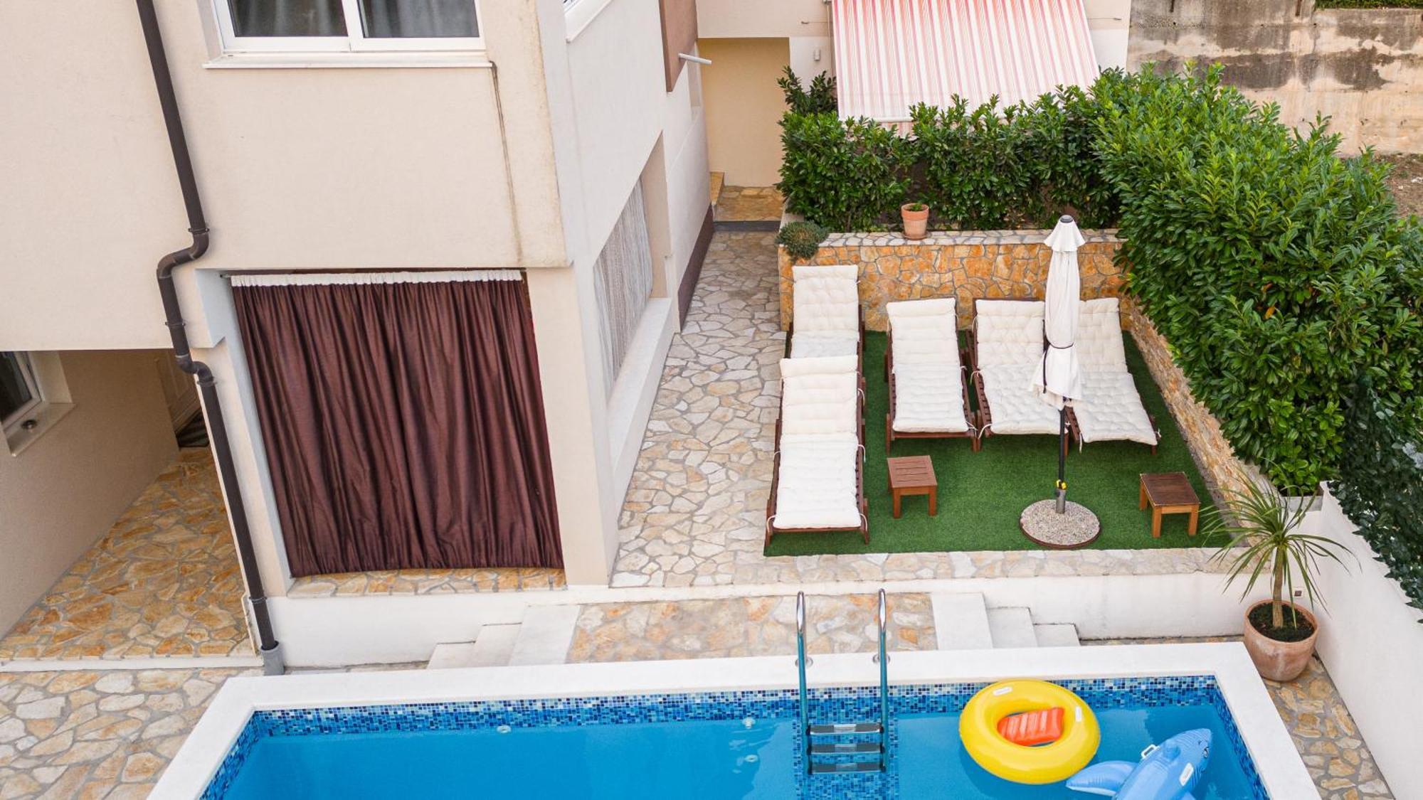 Bruno'S Poolside Apartments - Near Beach Trogir Ngoại thất bức ảnh