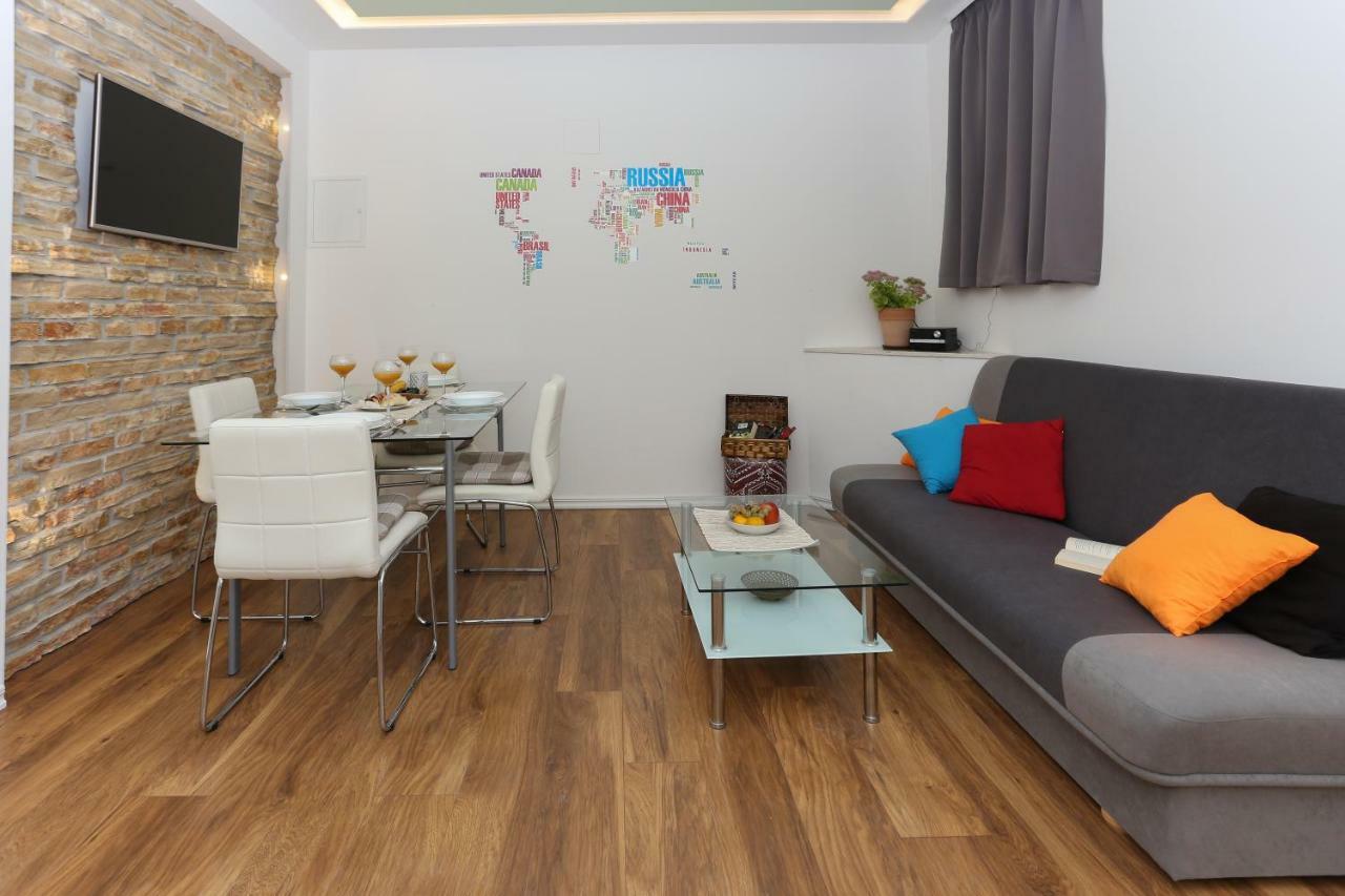 Bruno'S Poolside Apartments - Near Beach Trogir Ngoại thất bức ảnh